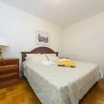 Golden Shell Apartment
